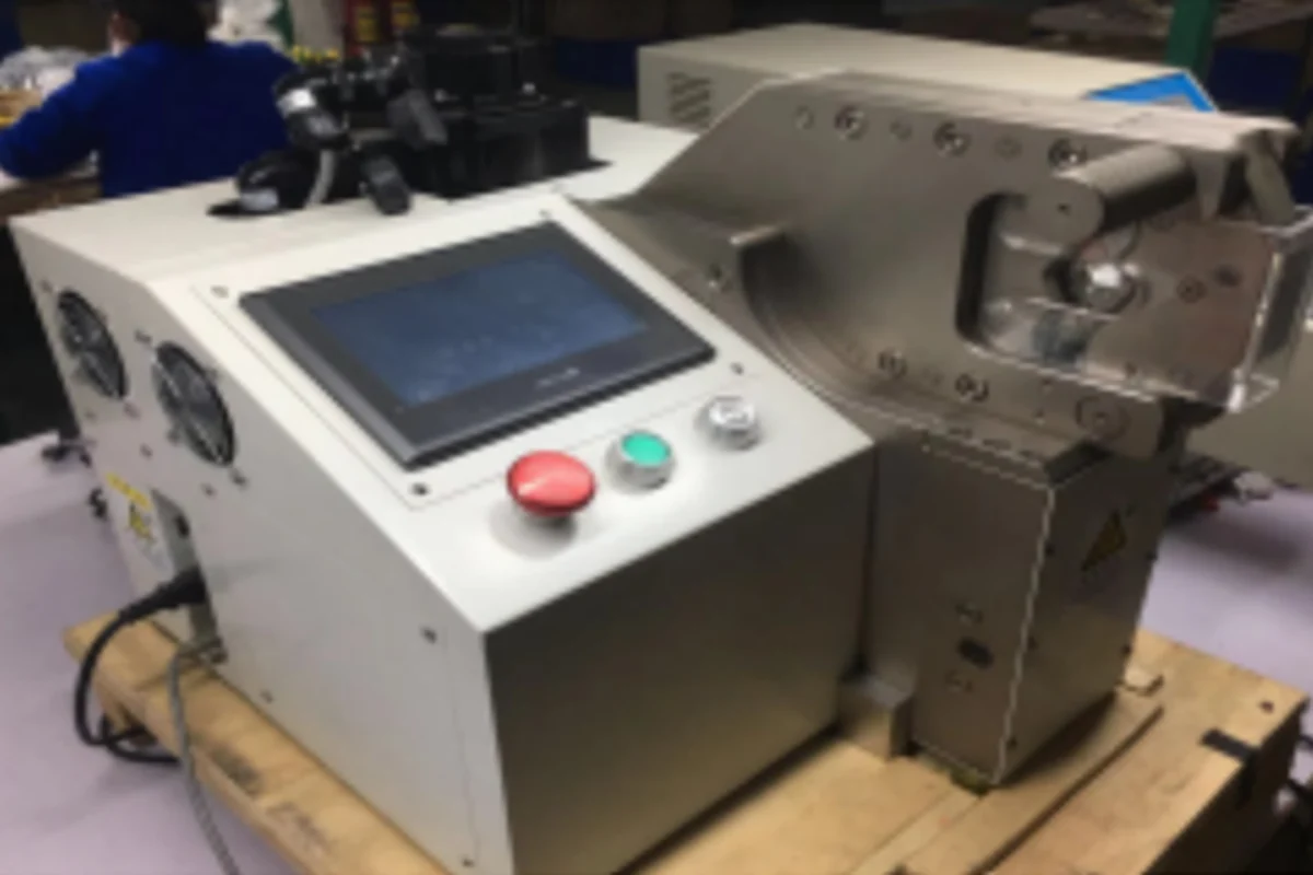 Huisheng Electronics facility &middot; Servo Crimping Press