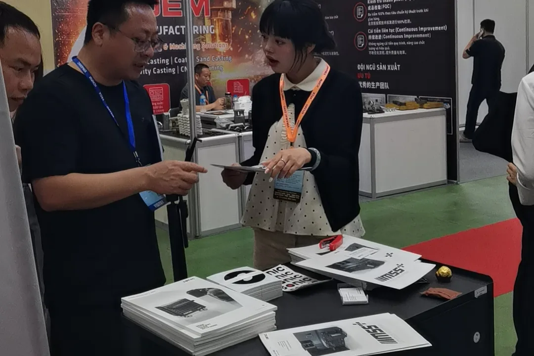 Overseas buyers with the Shenpuneng team — factory visits and trade shows