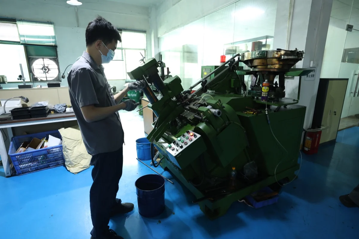 ZLD Precision Mold facility &middot; Forming Machines