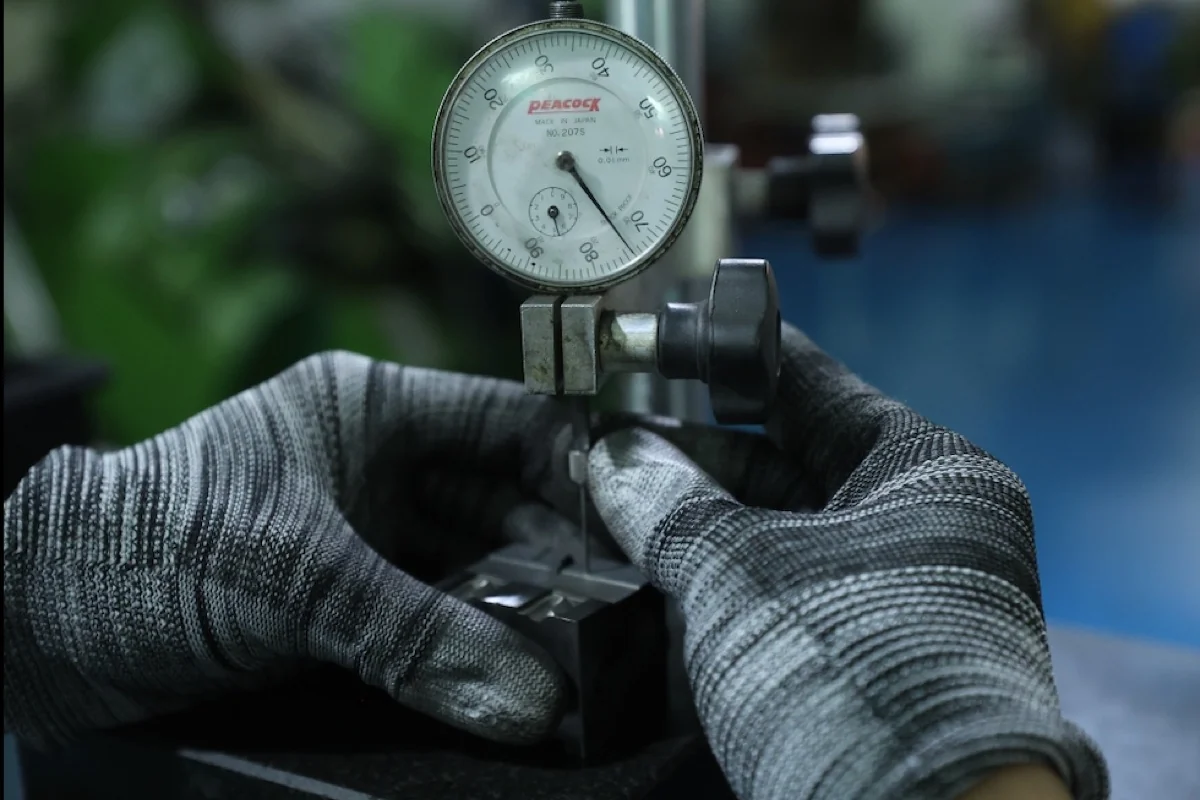 ZLD Precision Mold facility &middot; Gauge Check